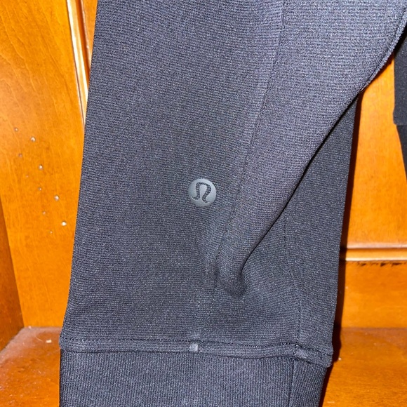 Black Men’s Lululemon Full Zip - Picture 3 of 3